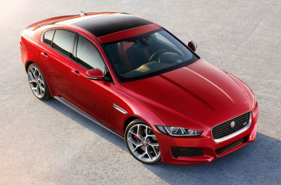 Jaguar модернизировал седан XE