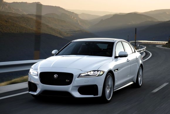 Модели Jaguar получили новые двигатели
